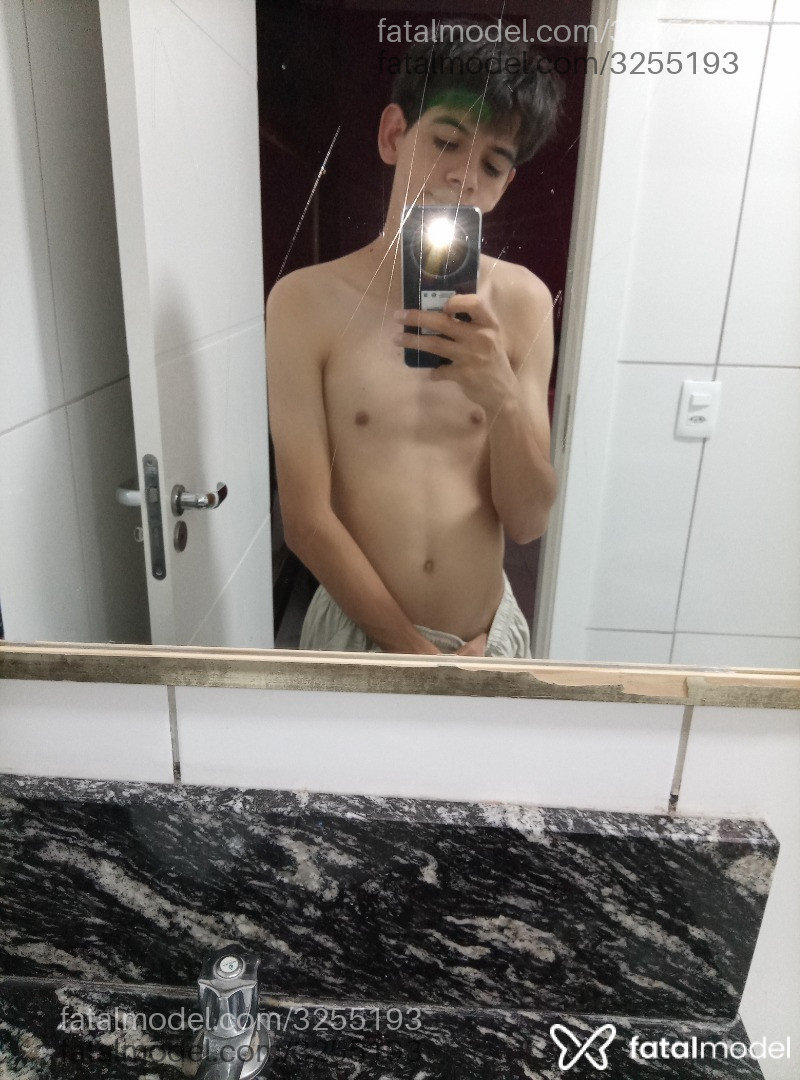 Acompanhante homem morena (o) de olhos mel em Virtual Acompanhante homem morena (o) de olhos mel em Virtual - Fredd Martinez