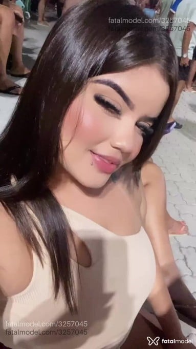 Acompanhante mulher com cabelo castanho de olhos castanhos em Brasília - Cecília