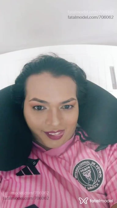 Acompanhante mulher trans com cabelo castanho de olhos castanhos em Palhoça Acompanhante mulher trans com cabelo castanho de olhos castanhos em Palhoça - Flávia