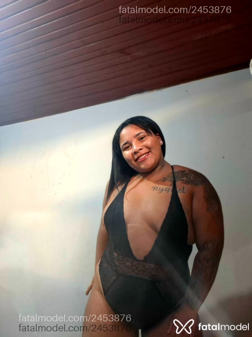 Acompanhante mulher morena (o) de olhos pretos em Porto Belo Acompanhante mulher morena (o) de olhos pretos em Porto Belo - Bombomzinha