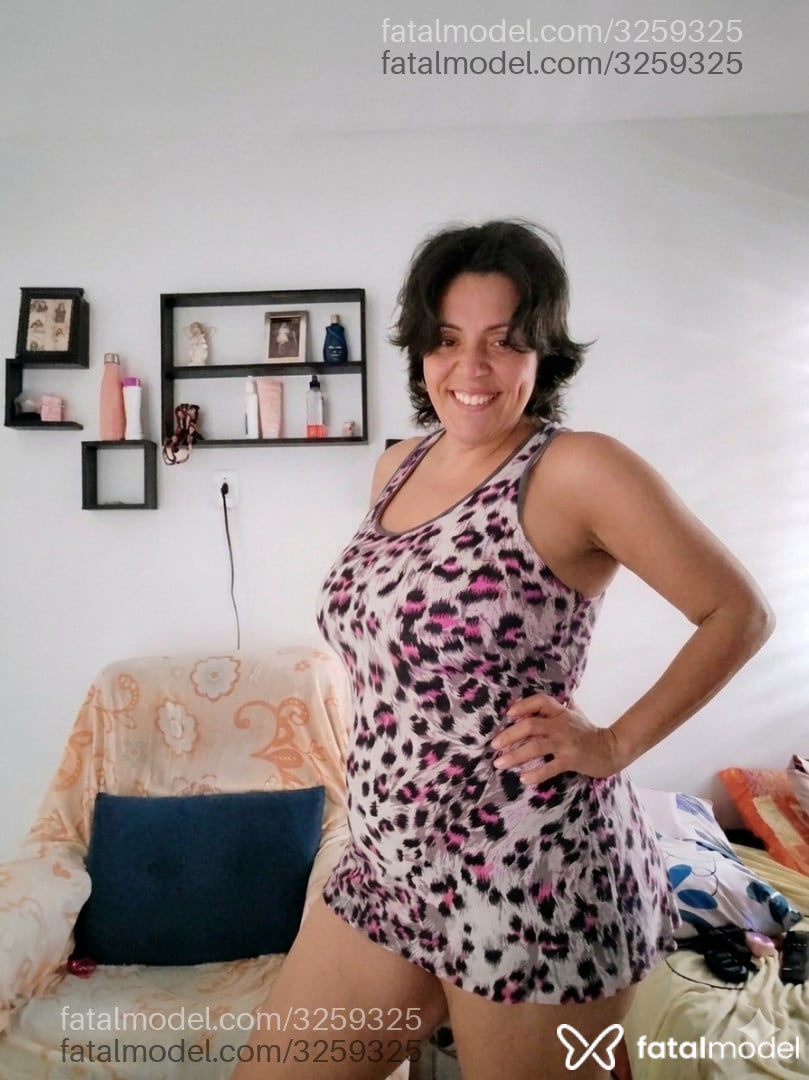Acompanhante mulher morena (o) de olhos castanhos em Virtual Acompanhante mulher morena (o) de olhos castanhos em Virtual - Fofagp