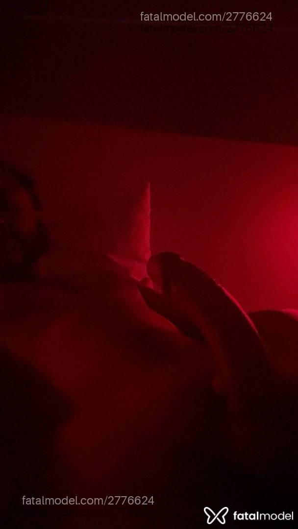 Acompanhante homem morena (o) de olhos castanhos em Itapema - Henrique Santos