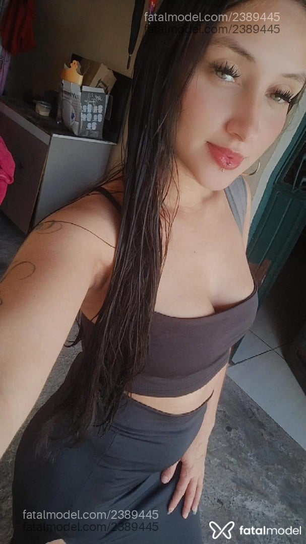 Acompanhante mulher morena (o) de olhos verdes em Canoas - Tainá