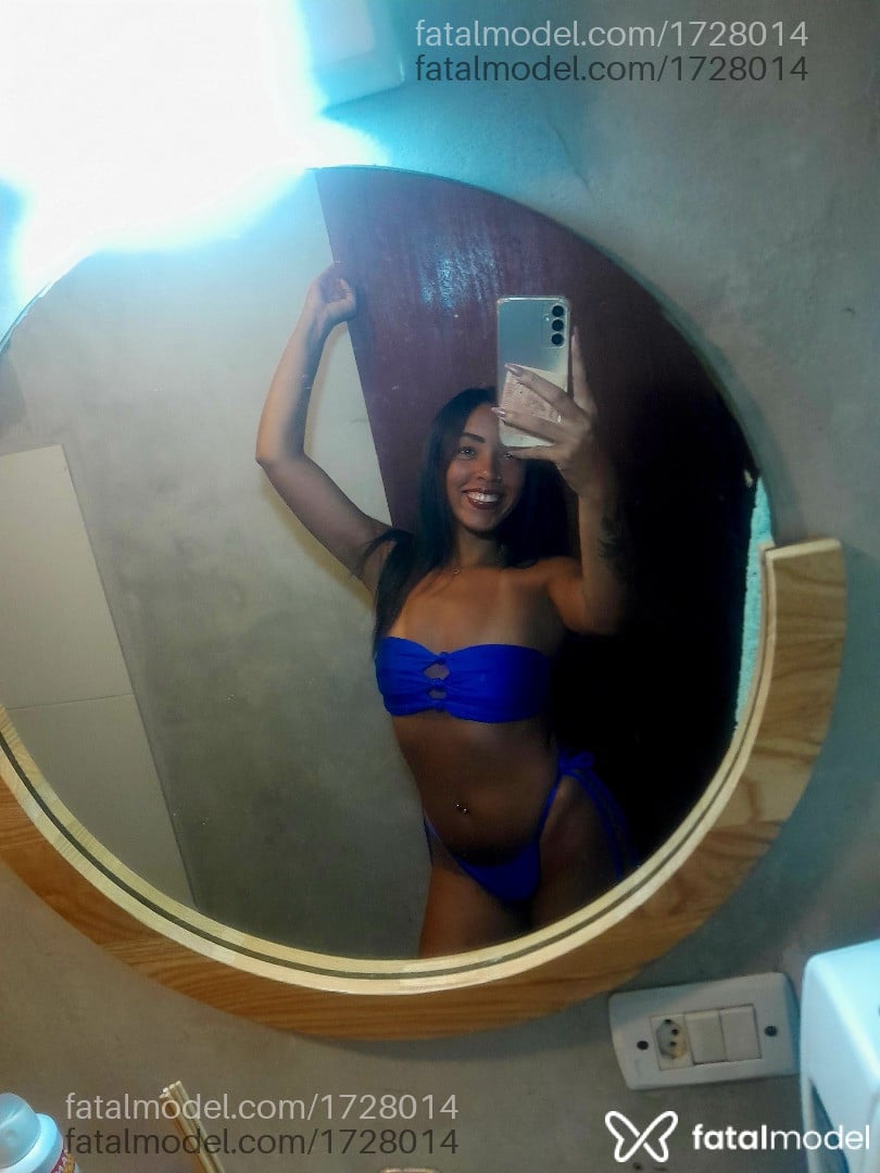 Acompanhante mulher com cabelo castanho de olhos castanhos em Armação dos Búzios Acompanhante mulher com cabelo castanho de olhos castanhos em Armação dos Búzios - Manuela