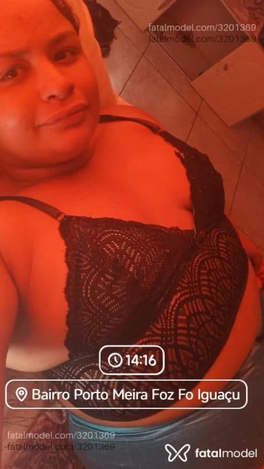 Acompanhante mulher com cabelo colorido de olhos castanhos em Foz do Iguaçu Acompanhante mulher com cabelo colorido de olhos castanhos em Foz do Iguaçu - Kah Kiechle