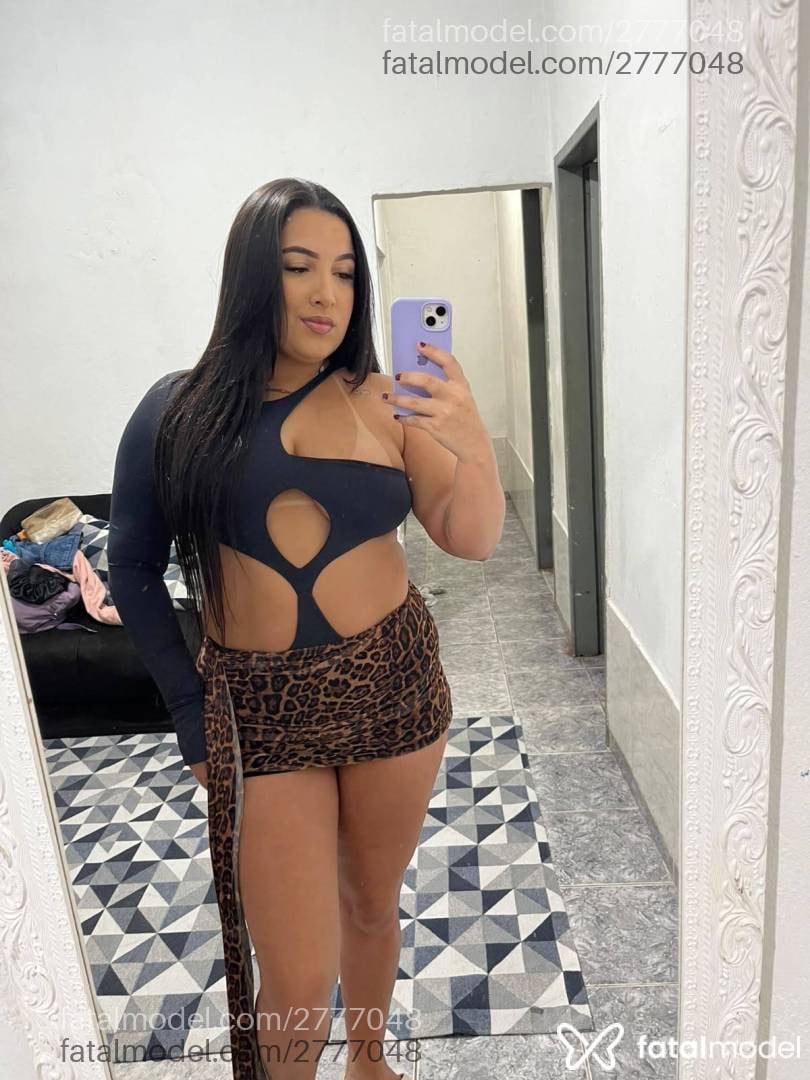 Acompanhante mulher morena (o) de olhos castanhos - Bruna