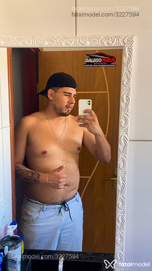 Acompanhante homem morena (o) de olhos castanhos em Juazeiro do Norte - Matheus