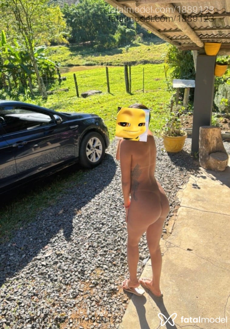 Acompanhante mulher morena (o) de olhos pretos - Karol