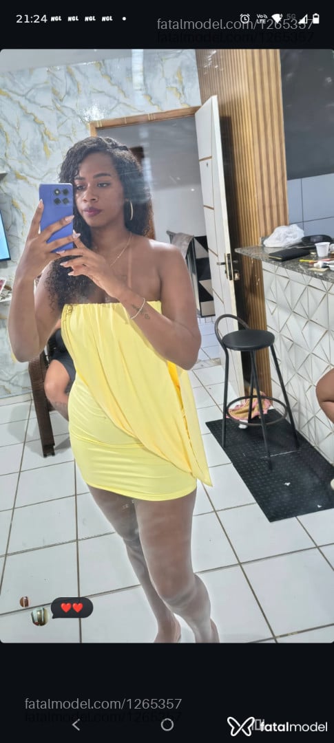 Acompanhante mulher morena (o) de olhos pretos - Pérola negra
