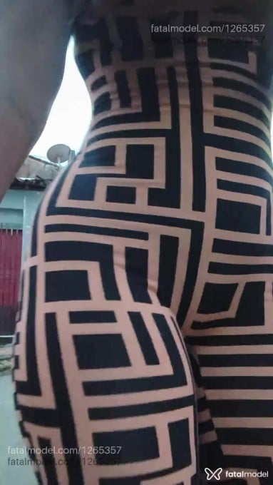 Acompanhante mulher morena (o) de olhos pretos - Pérola negra