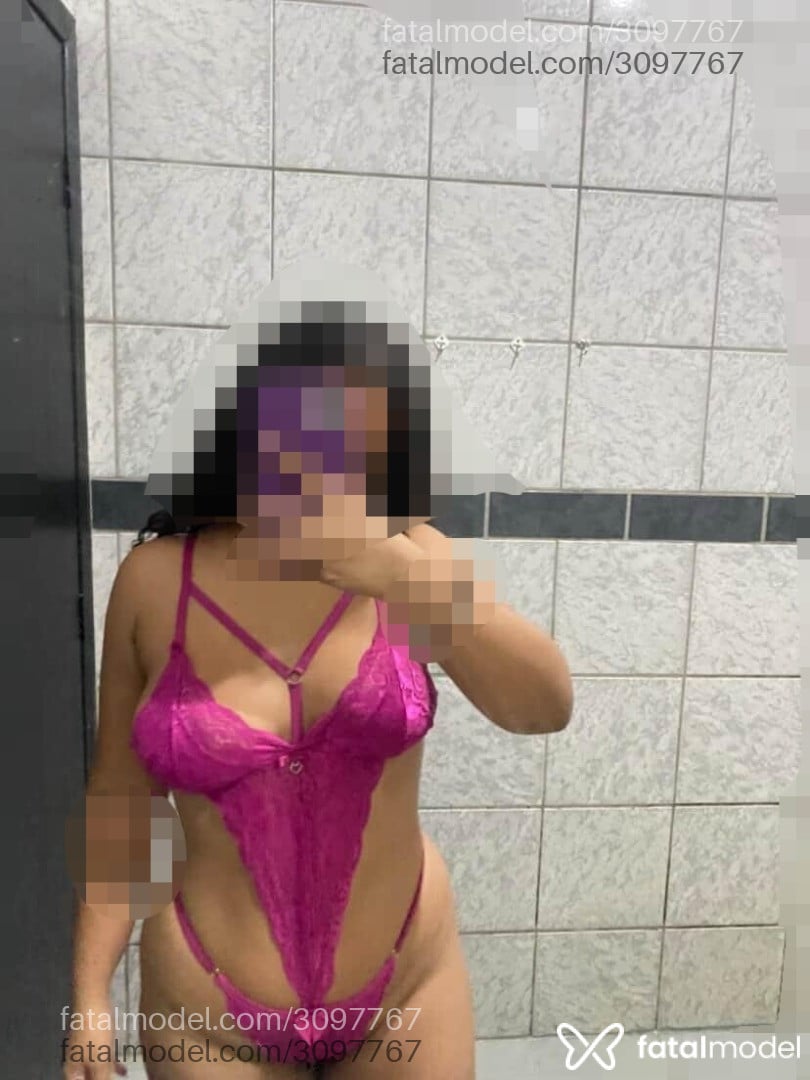 Acompanhante mulher com cabelo castanho de olhos castanhos em Sorriso - Ariadna