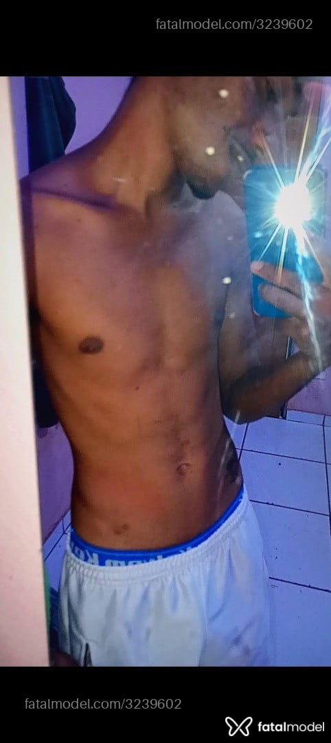 Acompanhante homem morena (o) de olhos castanhos em Virtual - Kleverson