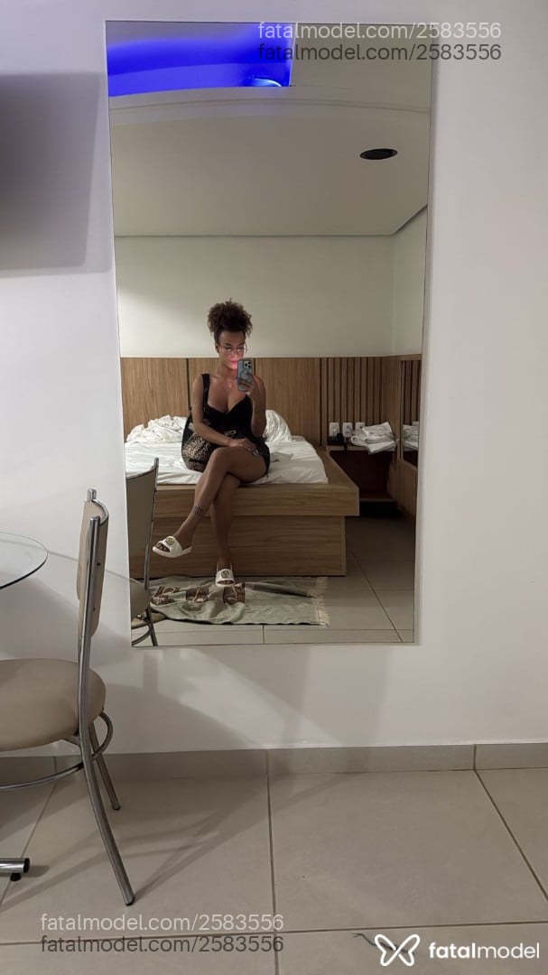 Acompanhante mulher trans com cabelo castanho de olhos castanhos em Nova Prata - Morenacacheada