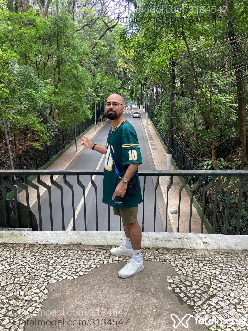 Acompanhante homem sem cabelo de olhos castanhos em São Paulo - Gibah