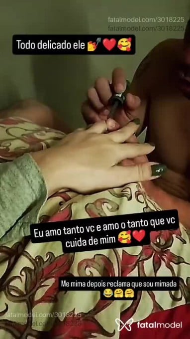 Acompanhante não-binário com cabelo castanho de olhos castanhos em Virtual - Fer Pitbul