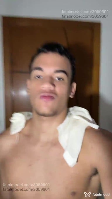 Acompanhante homem morena (o) de olhos pretos em Balneário Camboriú - Leão