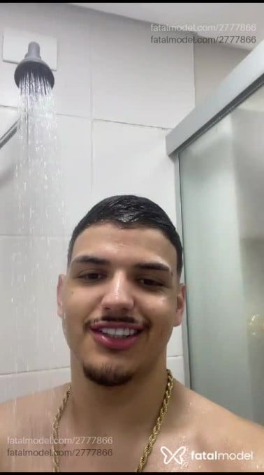 Acompanhante homem morena (o) de olhos castanhos em Porto Alegre - Guilherme