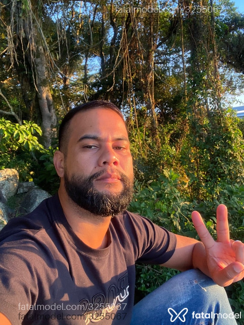 Acompanhante homem morena (o) de olhos castanhos em Florianópolis - Dan At