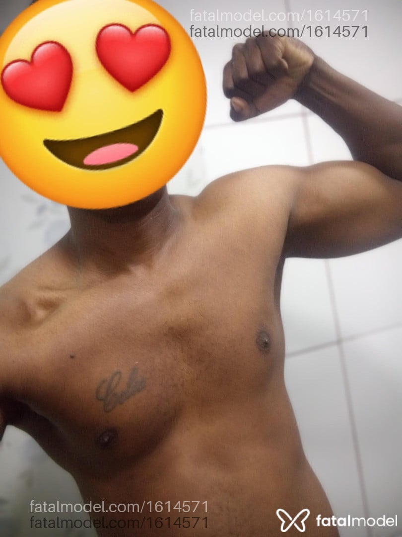 Acompanhante homem com cabelo castanho de olhos castanhos em Rio das Ostras - Alan Fernandes