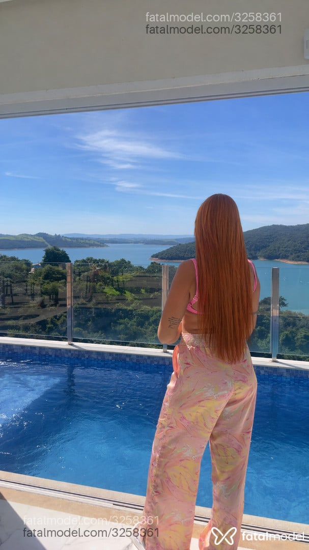 Acompanhante mulher ruiva (o) de olhos verdes em Rio de Janeiro - Larissa Mendes