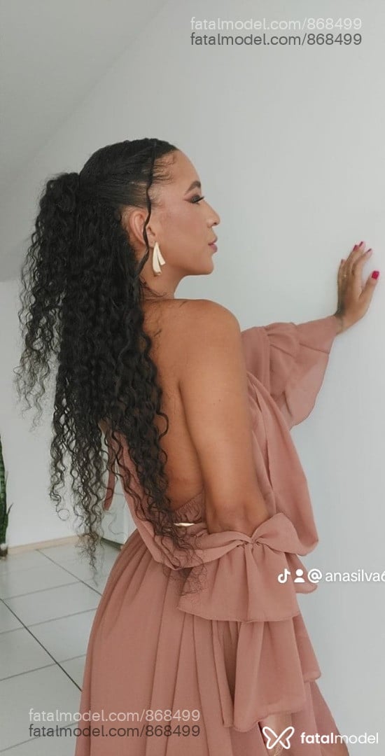 Acompanhante mulher com cabelo castanho de olhos castanhos - Bruninha