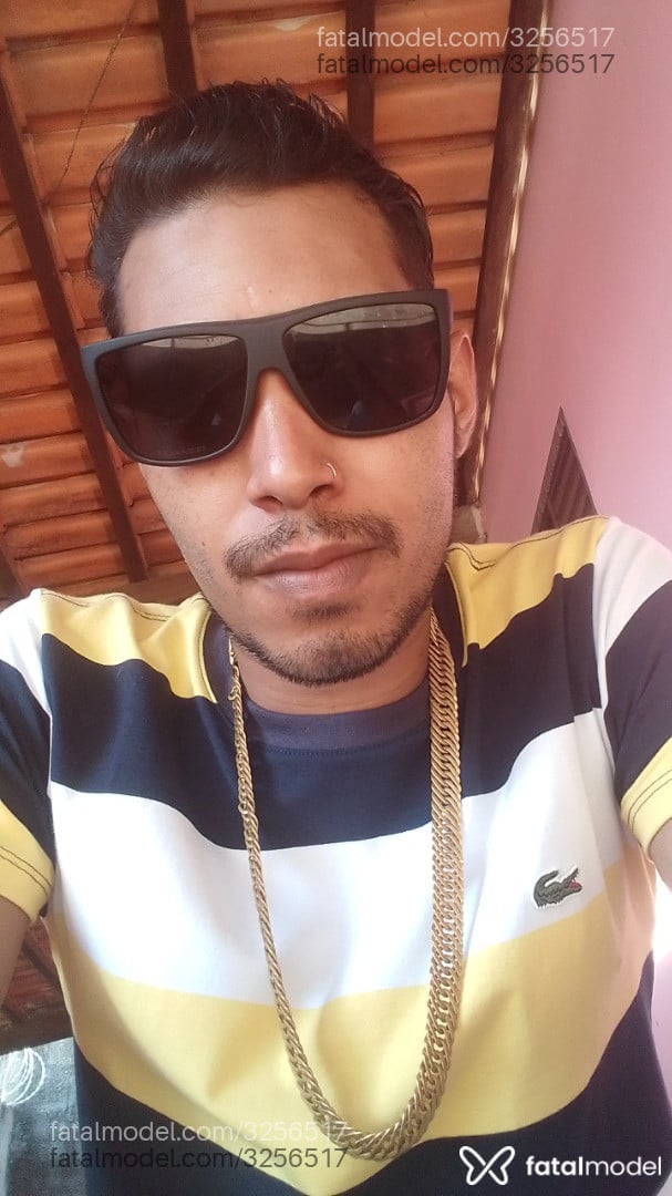 Acompanhante homem morena (o) de olhos castanhos em Morrinhos - Morenooh