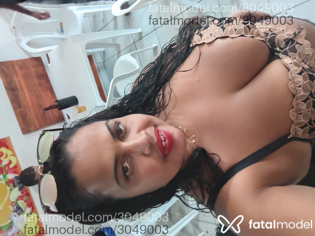 Acompanhante mulher morena (o) de olhos mel - MORENA Acompanhante mulher morena (o) de olhos mel - MORENA