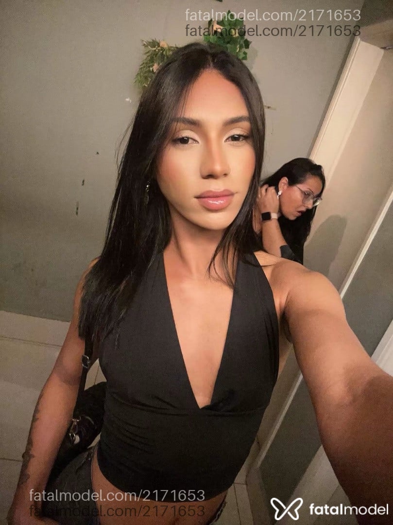 Acompanhante mulher trans morena (o) de olhos castanhos em Herculândia - Julia