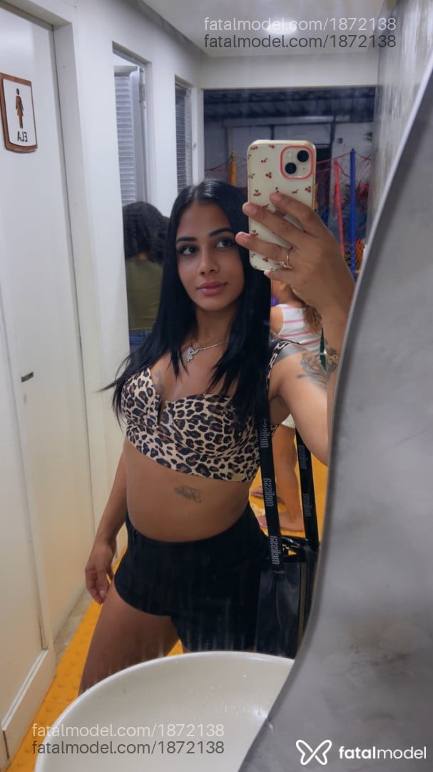 Acompanhante mulher morena (o) de olhos pretos em Rio de Janeiro - iza helena