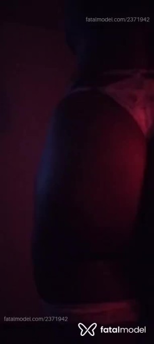Acompanhante mulher com cabelo castanho de olhos castanhos - Lorena Góes Acompanhante mulher com cabelo castanho de olhos castanhos - Lorena Góes