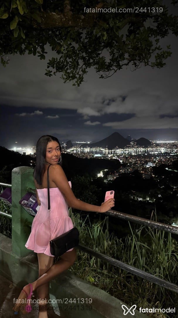Acompanhante mulher com cabelo castanho de olhos castanhos em Ribeirão Preto - Perolla