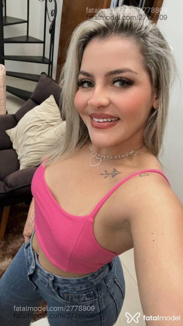 Acompanhante mulher com cabelo castanho de olhos castanhos em Votuporanga - Chloe