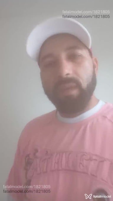 Acompanhante homem morena (o) de olhos mel - Gigante