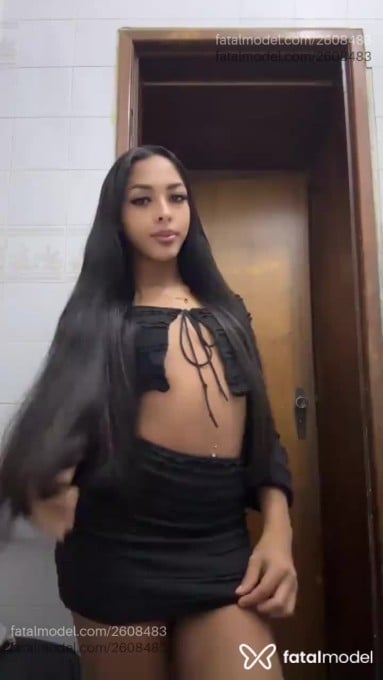 Acompanhante mulher trans com cabelo castanho de olhos castanhos em Petrolina - Mirela Bahianinha