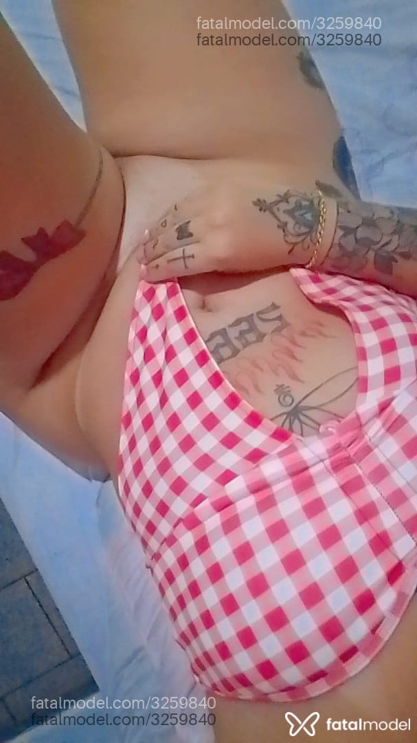 Acompanhante mulher loira (o) de olhos castanhos em São José do Rio Preto - Karolzinhafogo
