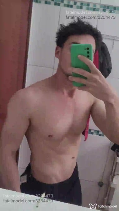 Acompanhante homem morena (o) de olhos castanhos em Votuporanga Acompanhante homem morena (o) de olhos castanhos em Votuporanga - Leonzin