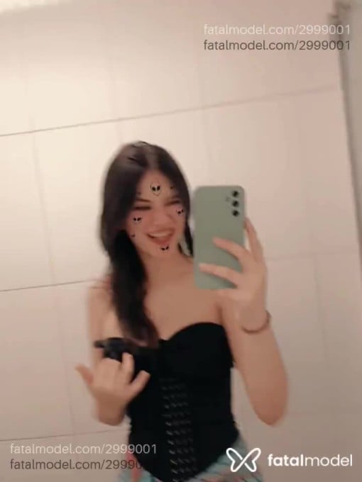 Acompanhante mulher com cabelo castanho de olhos pretos em Virtual - Annyy