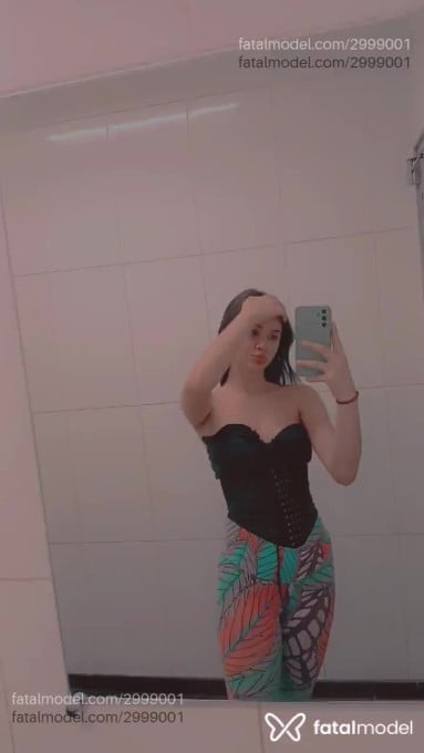 Acompanhante mulher com cabelo castanho de olhos pretos em Virtual - Annyy