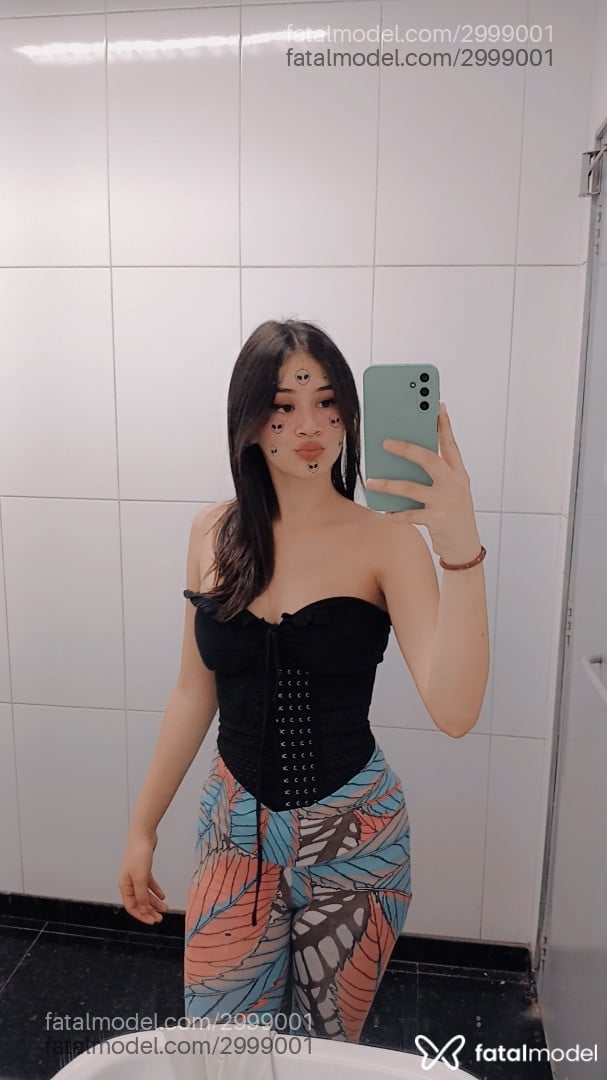 Acompanhante mulher com cabelo castanho de olhos pretos em Virtual - Annyy