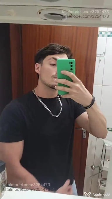 Acompanhante homem morena (o) de olhos castanhos em Votuporanga Acompanhante homem morena (o) de olhos castanhos em Votuporanga - Leonzin