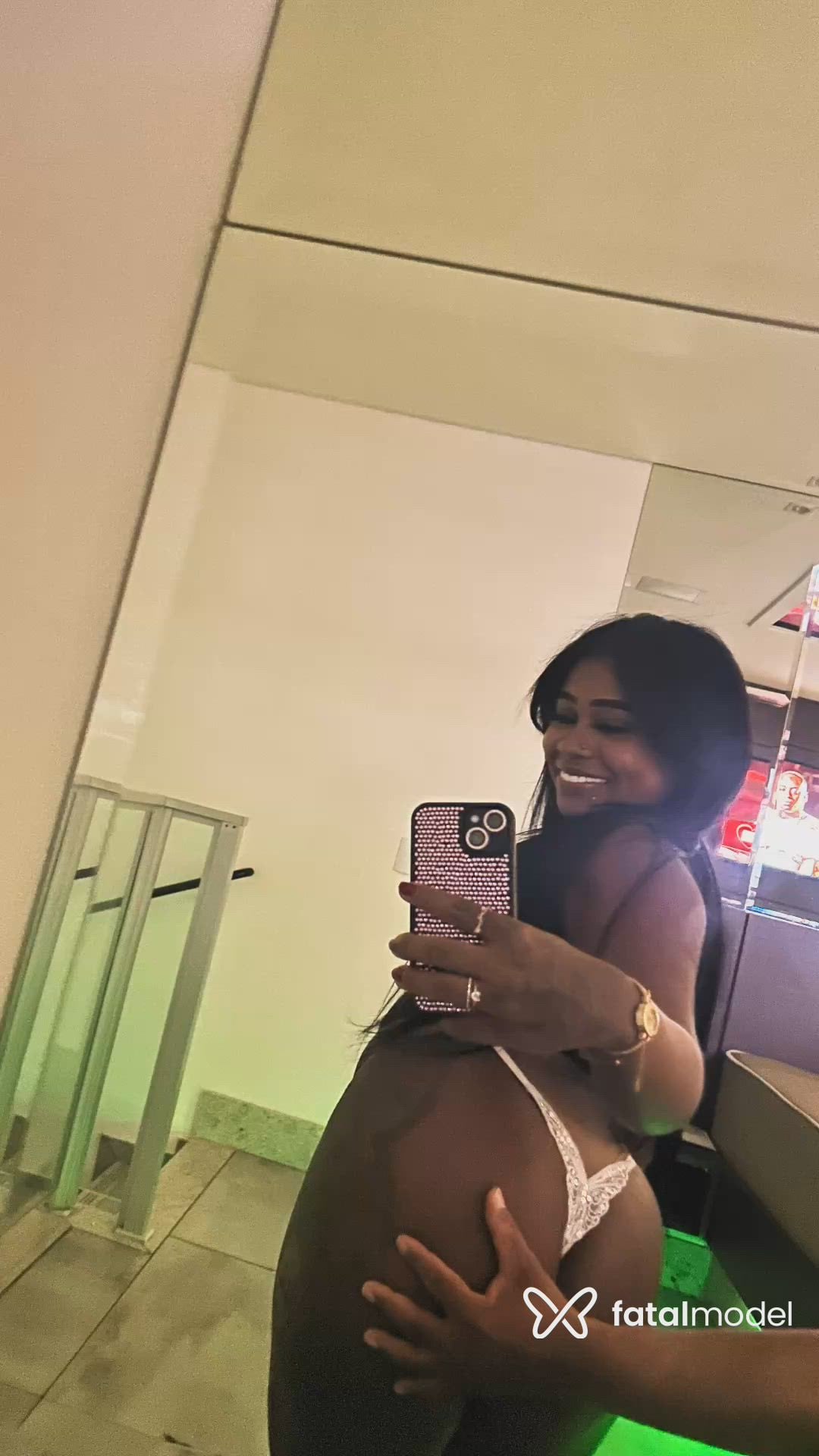 Acompanhante mulher morena (o) de olhos castanhos - Bianca Fernandes