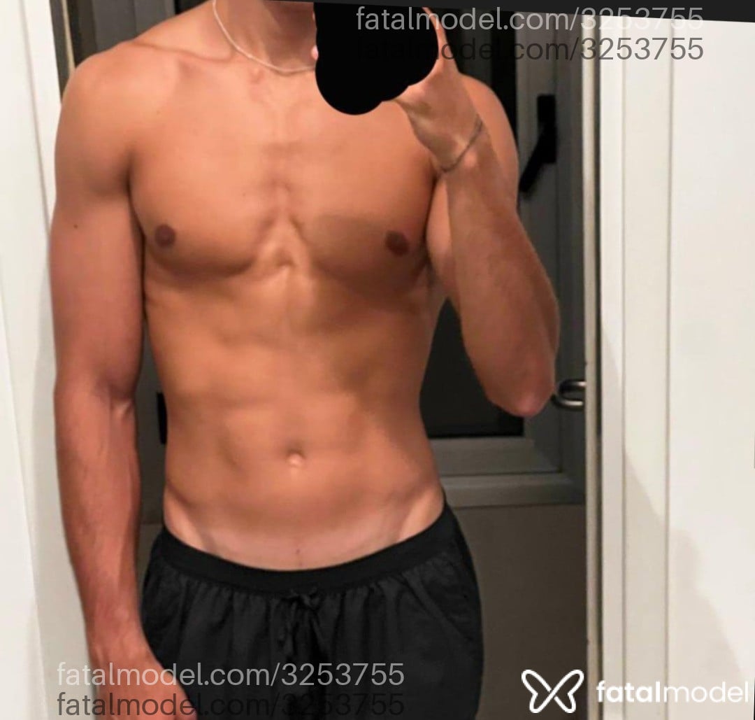 Acompanhante homem com cabelo castanho de olhos castanhos - Fabrício Guedes Acompanhante homem com cabelo castanho de olhos castanhos - Fabrício Guedes