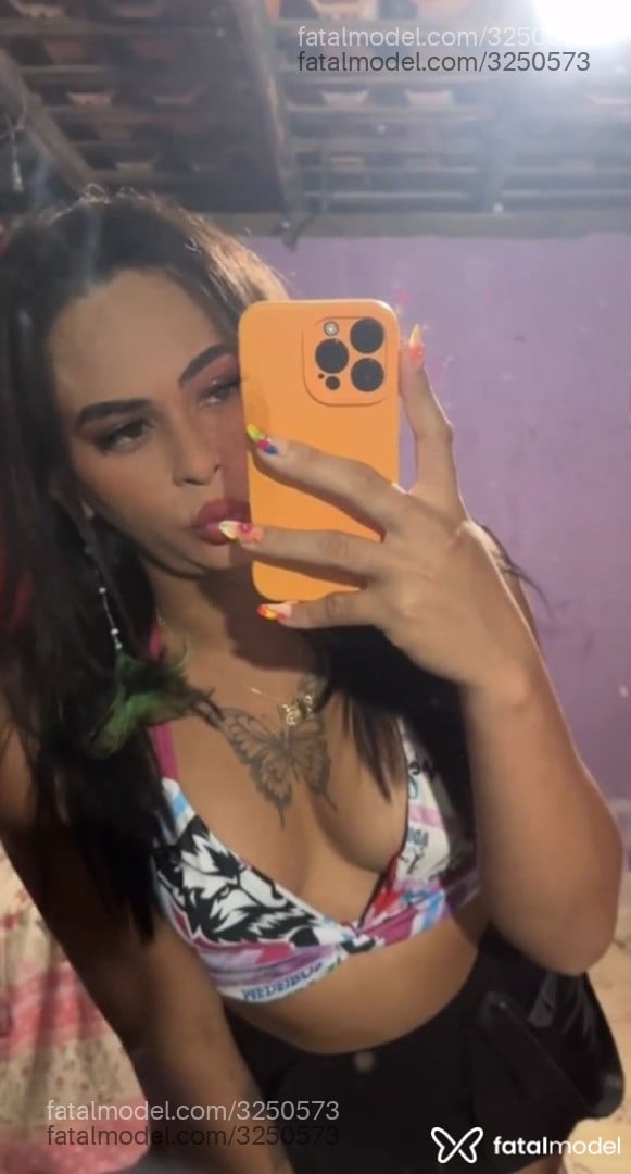 Acompanhante mulher trans morena (o) de olhos pretos - Drika Acompanhante mulher trans morena (o) de olhos pretos - Drika