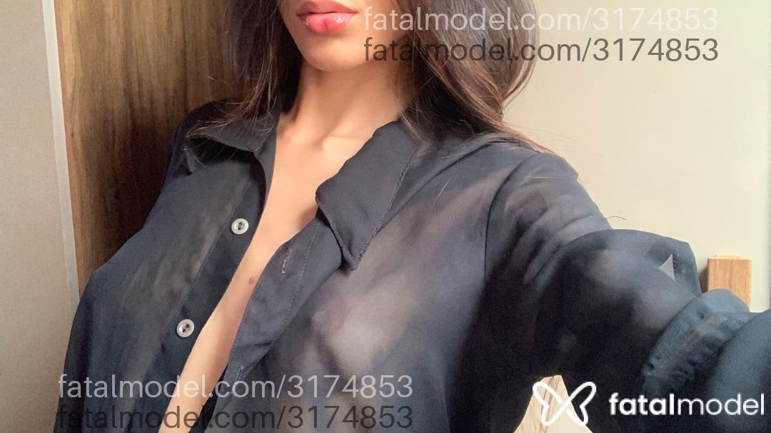 Acompanhante mulher com cabelo castanho de olhos mel em São Luís - Lívia Alencar