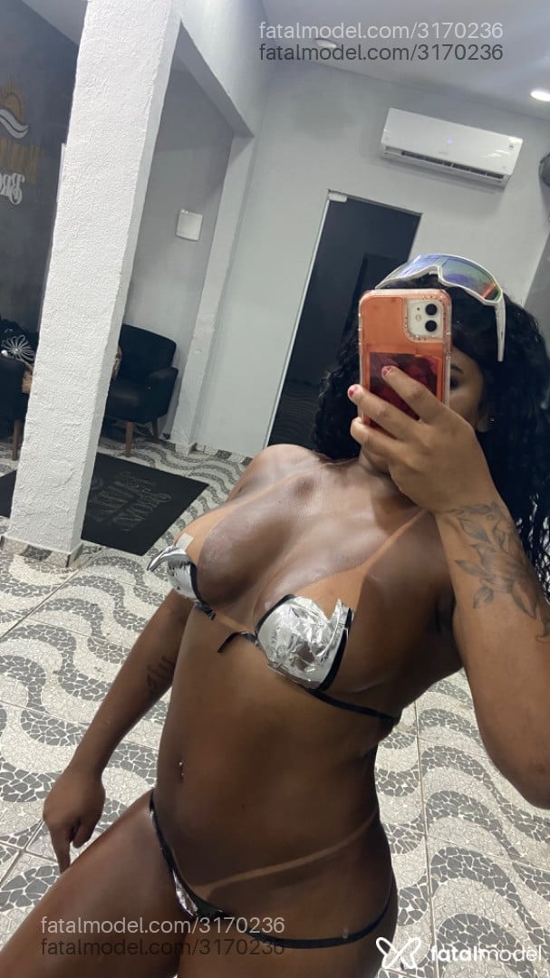 Acompanhante mulher morena (o) de olhos pretos em Rio de Janeiro Acompanhante mulher morena (o) de olhos pretos em Rio de Janeiro - Morena