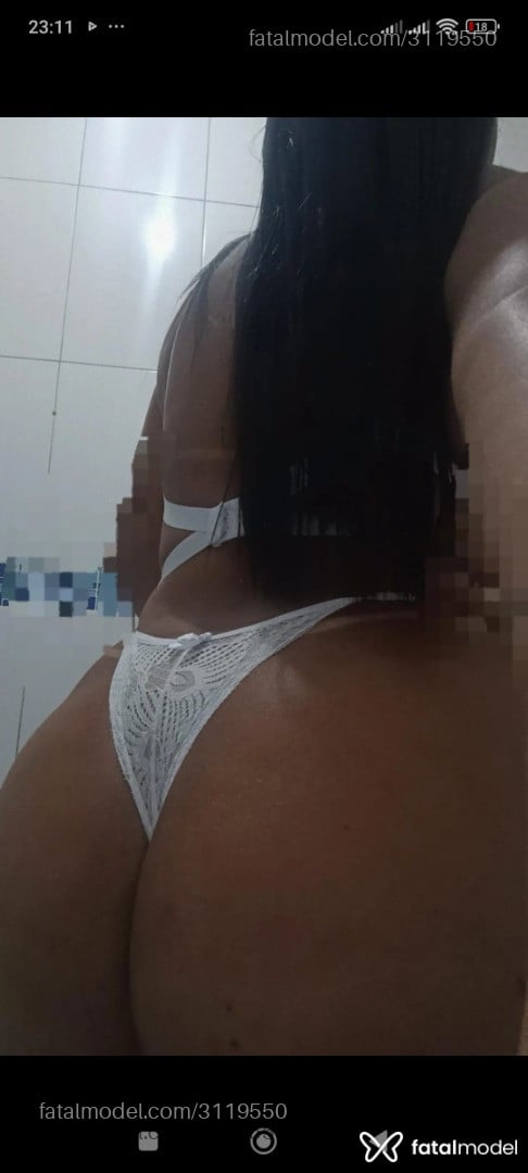 Acompanhante mulher morena (o) de olhos castanhos em São João de Meriti - Morena