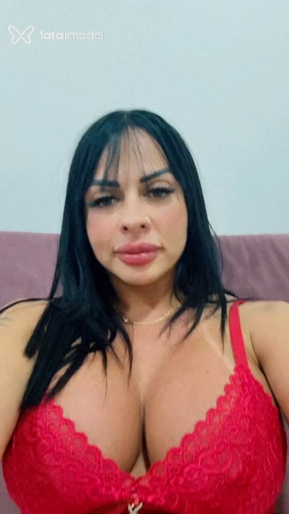 Acompanhante mulher morena (o) de olhos verdes - Julinha