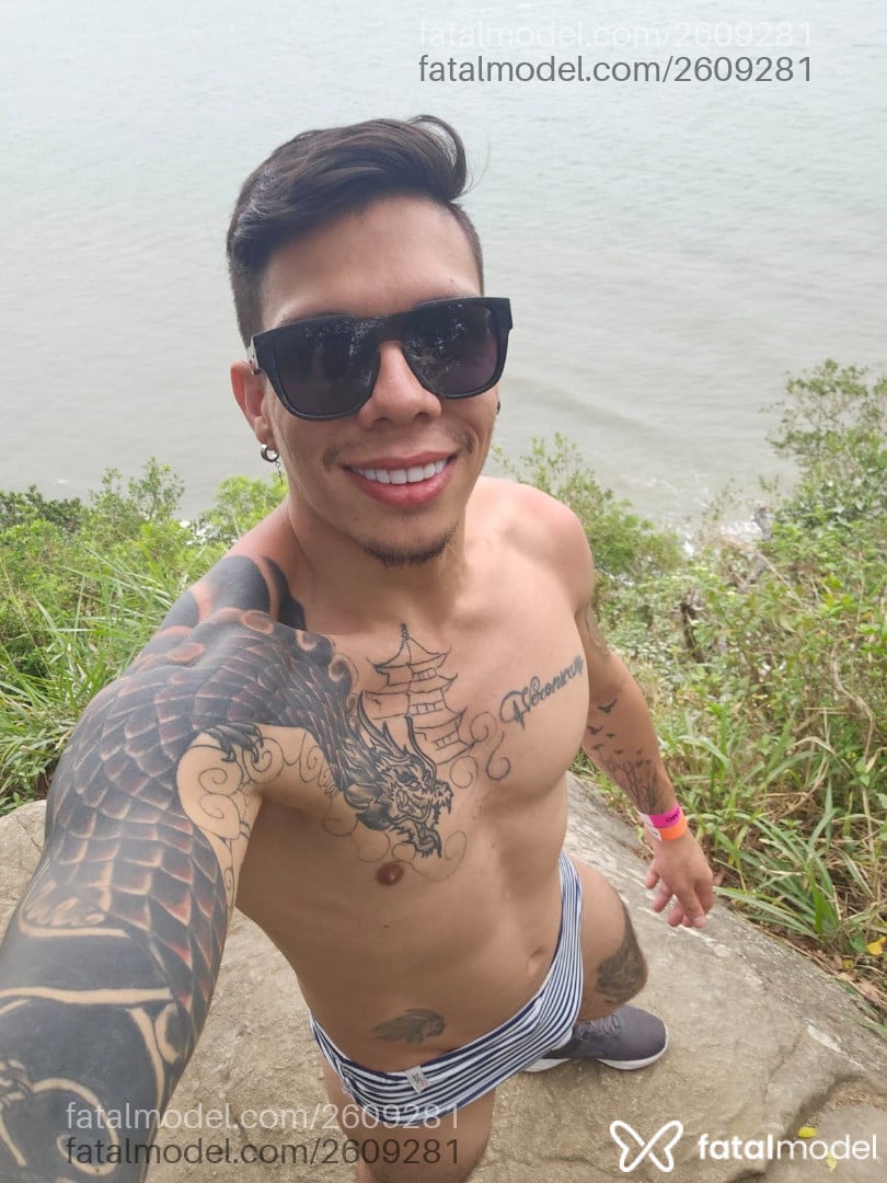 Acompanhante homem morena (o) de olhos castanhos em Curitiba - Arthur Lima