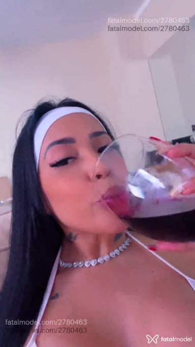 Acompanhante mulher morena (o) de olhos castanhos em Virtual - Elena