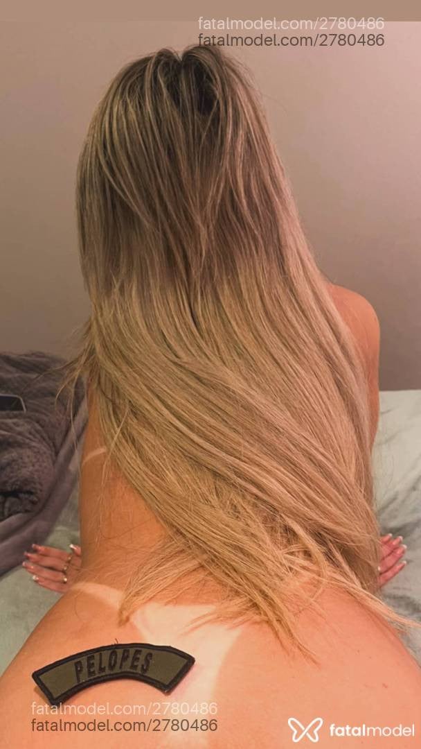 Acompanhante mulher loira (o) de olhos castanhos - Julia Medeiros